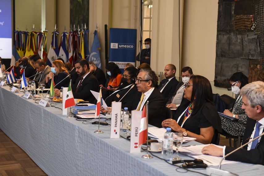 Panamá presente en importante reunión de Ministras y Ministros de Educación