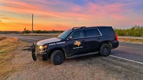 El accidente se produjo el viernes a las 6:20 p.m. cerca de George West, a unos 100 kilómetros (60 millas) al noroeste de Corpus Christi, dijo la sargento Guadalupe Casarez del Departamento de Seguridad Pública de Texas.