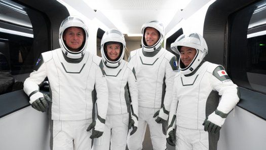 La misión de SpaceX llamada Crew-2 incluye a dos astronautas estadounidenses, Shane Kimbrough y Megan McArthur, el japonés Akihiko Hoshide y el francés Thomas Pesquet, de la Agencia Espacial Europea (ESA). Todos ellos ya han estado en el espacio.