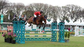 Marissa Thompson en la pelea por medalla en Salto Individual