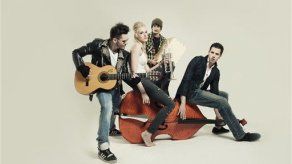 Jenny and The Mexicats crea música bicontinental
