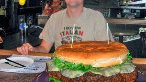 Come hamburguesa de 20 libras en menos de 5 horas