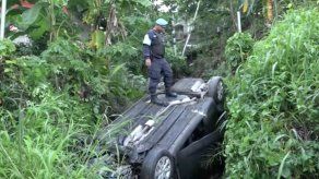 Delincuentes roban vehículo y luego se vuelcan en San Miguelito