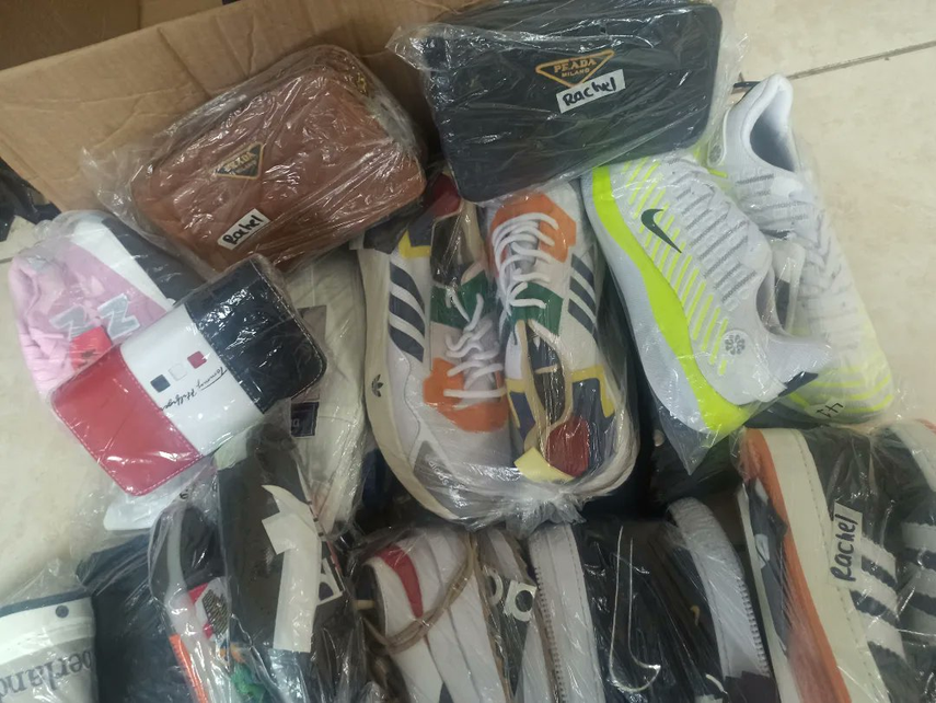 Retienen en Chiriquí zapatillas y chancletas falsificadas