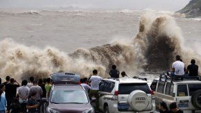 Más de 800 mil personas evacuadas por tifón Chan Hom