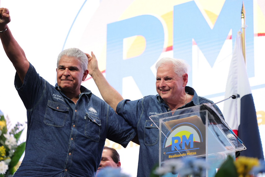 José Raúl Mulino junto a Ricardo Martinelli