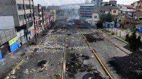 Indígenas y gobierno de Ecuador abren diálogo tras violenta jornada en Quito Indígenas y gobierno de Ecuador abren diálogo tras violenta jornada en Quito