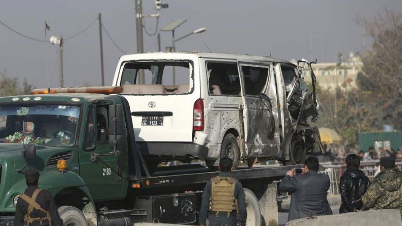 Funcionarios afganos: suicida mata a seis en Kabul