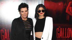 Kris Jenner organiza una fiesta de graduación para Kylie y Kendall