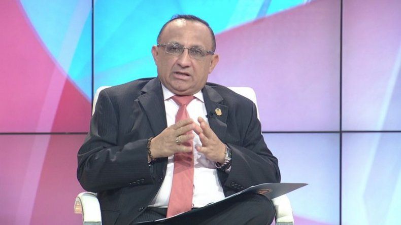 Femicidio y 120 a los 65, temas abordados por Vásquez