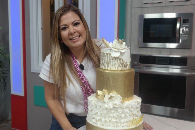 Tu Mañana celebra el cumpleaños de Delyanne Arjona