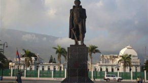 Organización de Sean Penn demuele palacio de Haití