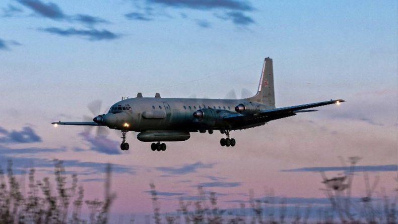 Avión con 15 militares rusos fue abatido por misil sirio