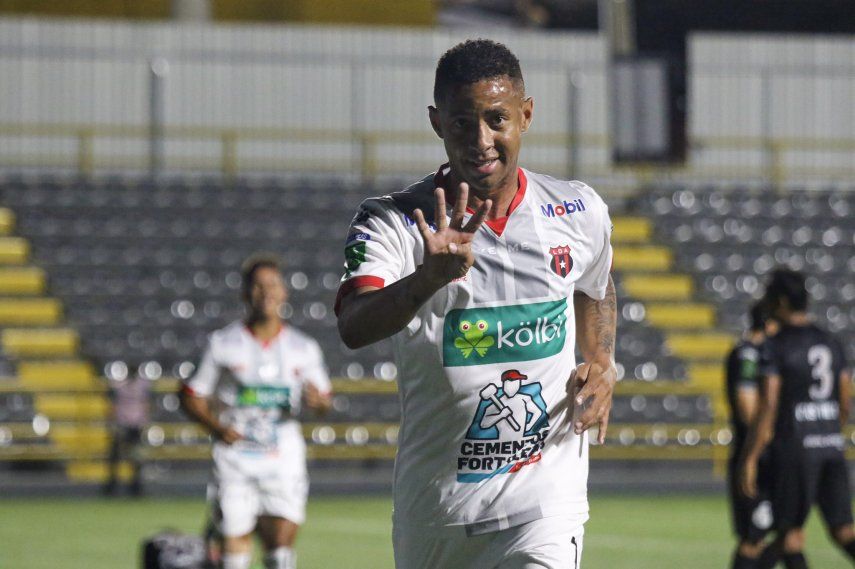Gabriel Torres se estrenó como goleador en Alajuelense