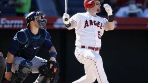 Calhoun y Upton pegan jonrones en triunfo sobre Marineros