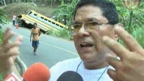 Autobús de Villalobos cae a cuneta y deja varios heridos