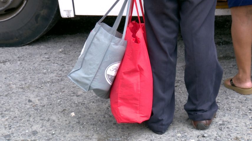 El incumplimiento de la prohibición del uso de bolsas plásticas con polietileno