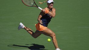 Kerber sobrevive maratón de 3 sets en Indian Wells