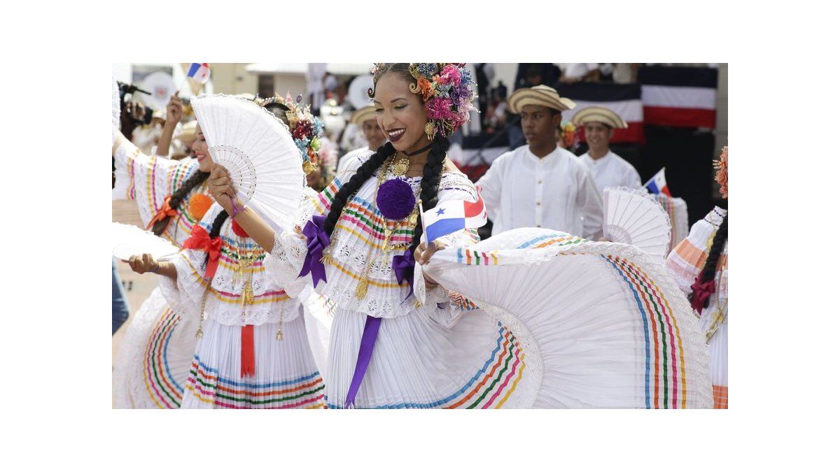 Empolleradas ponen color y tradición al Día de Símbolos Patrios de Panamá