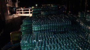 Transportan 4.000 cajas de agua embotellada por falta de suministro en Darién