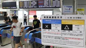 El tifón Cimaron deja 60 vuelos cancelados y una decena de heridos en Japón