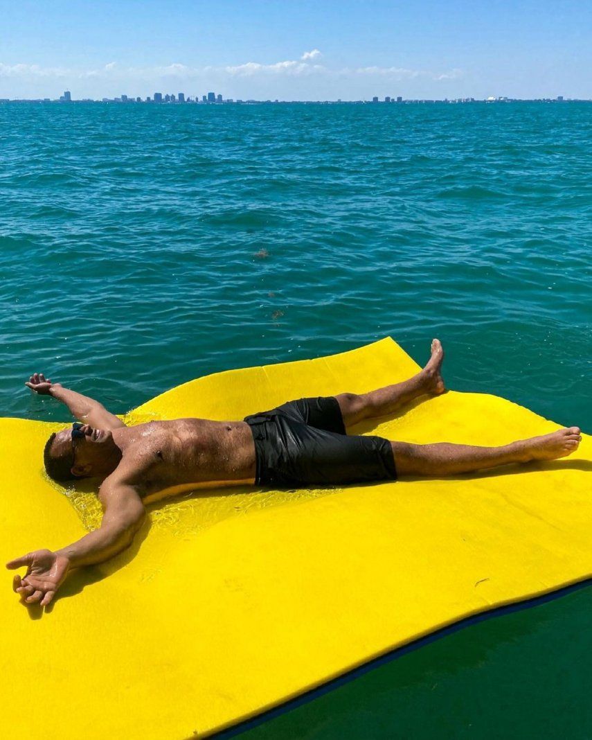 Alex Rodríguez disfrutando del mar.&nbsp;