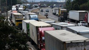 Transportistas protestan por aumento al peaje en Honduras
