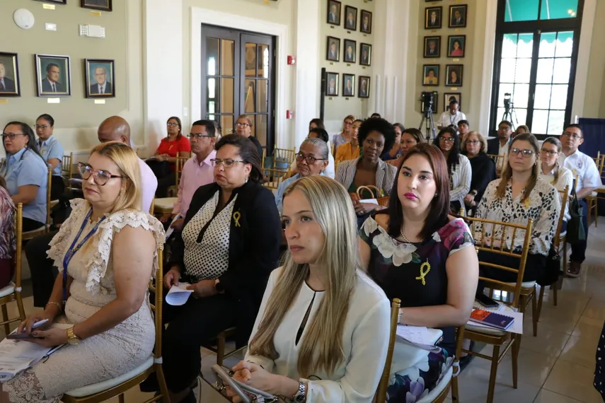 MEDUCA y MINSA buscan prevenir suicidio y bullying en escuelas MEDUCA y MINSA buscan prevenir suicidio y bullying en escuelas