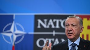 En el edificio de la embajada turca en Estocolmo, Suecia, se publicaron imágenes que supuestamente insultaban al presidente Recep Tayyip Erdogan, presidente de Turquía.