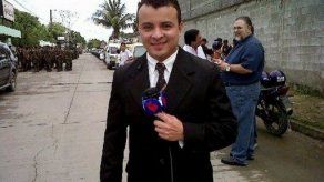 Entierran en Honduras al periodista Herlyn Espinal y exigen justicia