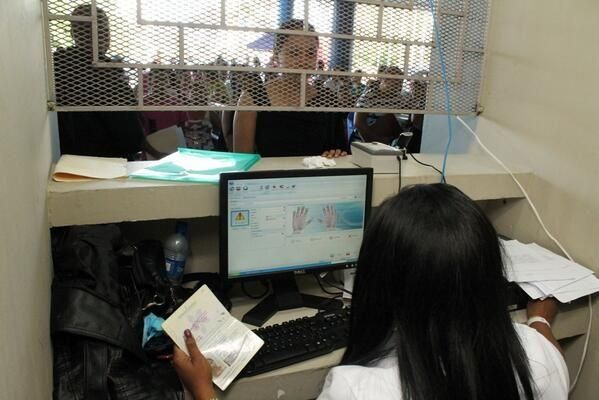 Extranjeros ya pueden sacar citas para renovar carné migratorio