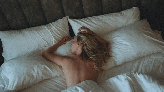 Dormir con o sin ropa: ¿Es bueno o es malo?