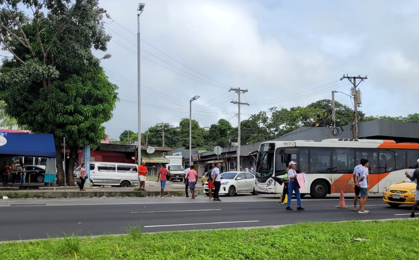 Se reporta cierre en la vía Transístmica a la altura de Pan de Azúcar.