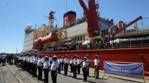 Zarpa el rompehielos Irízar