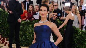 Brooke Shields aterroriza a sus hijas para que usen protector solar