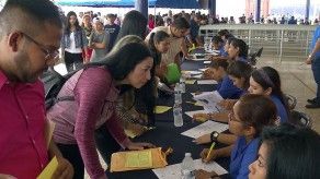 Masiva asistencia a feria de empleo en la Arena Roberto Durán Masiva asistencia a feria de empleo en la Arena Roberto Durán