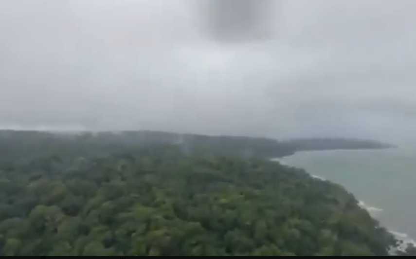 SENAN sobrevuela el río Petaquilla tras la desaparición de una persona.