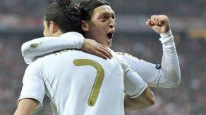 Madrid y Barsa se juegan la liga española en el Camp Nou