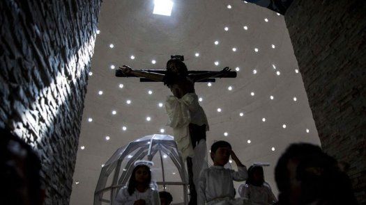 Managua abre puertas a Semana Santa con procesión de la Sangre de Cristo
