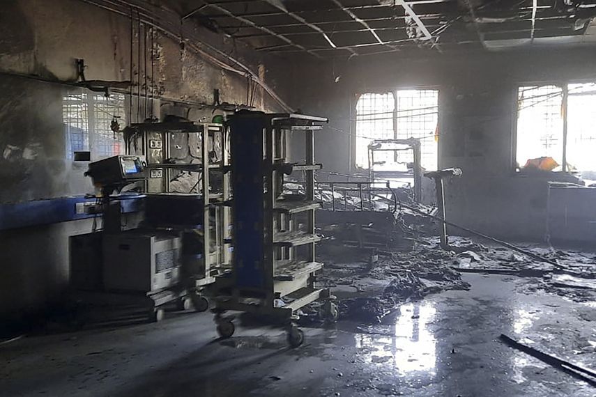 La investigación policial culpó a un cortocircuito en la UCI del hospital.