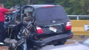 Conductor atrapado tras vuelco en Autopista Arraiján - La Chorrera