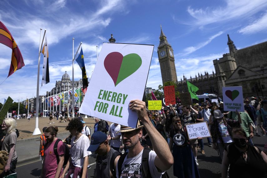 Algunos grupos advirtieron que realizarán más protestas en el otoño para obligar al Parlamento a paralizarse.