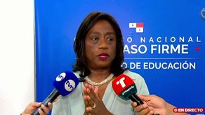 Ministra de Educación, Lucy Molinar.