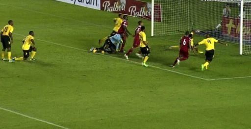 Panamá deja puntos claves en casa y se aleja del Mundial Brasil 2014