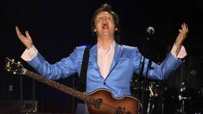 Paul McCartney hace la ola en el velódromo olímpico