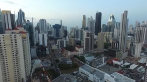 Según el presidente de la Cámara de Comercio los planes de Ampyme para ayudar a las empresas no son suficientes.