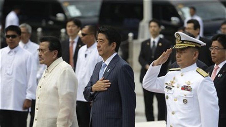 Japón da su apoyo a Filipinas en disputa con China
