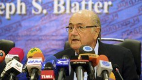 Blatter dice que Francia y Alemania presionaron en favor de Catar-2022