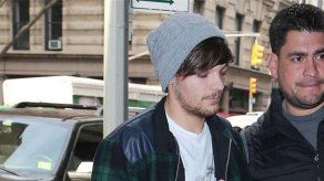 El padre de Louis Tomlinson quiere formar parte de la vida de su futuro nieto