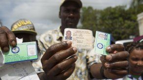 Haitianos tratan de legalizar su estatus en Dominicana